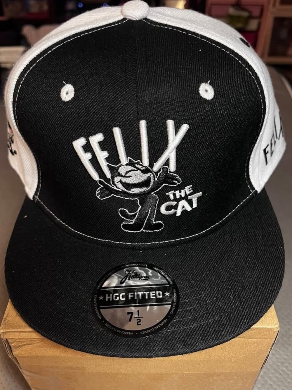 Headgear Classics "Felix the Cat" fitted cap in black and white, size 7 1/2